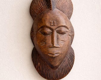 Hand geschnitzte afrikanische Holzmaske