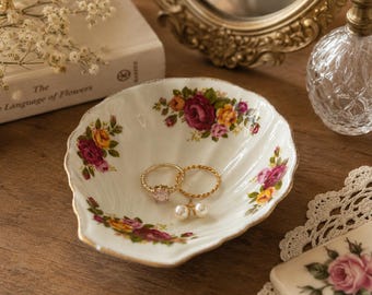 Plato decorativo vintage de porcelana fina con forma de concha, cuenco multiusos con diseño floral de rosas, plato de tocador estilo cottagecore, joyero