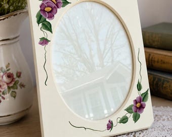 Vintage Handgemalter Blumenbilderrahmen signiert Cheryl Bourke 1999, ovaler Fotorahmen, Cottagecore-Dekor, Shabby Chic Rahmen