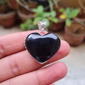 Heart-Shaped Black Onyx Necklace – Natural Stone Pendant, Dainty Gothic Jewelry, Valentine Gift, gift for her , simple necklace