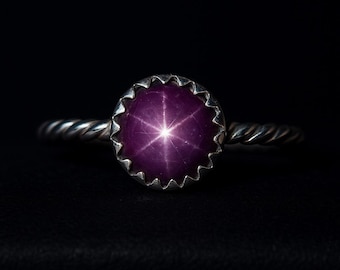 Natuurlijke robijnrode ster | Echte Star Ruby-sieraden | Handgemaakte juli-geboortesteenring | Sterlingzilveren ring | Uniek cadeau voor haar