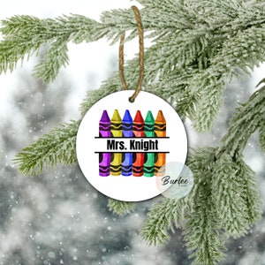 Gepersonaliseerde naam Crayon leraar kerstornament leraar aandenken ornament aangepaste leraar cadeau terug naar school einde van het jaar cadeau leraar