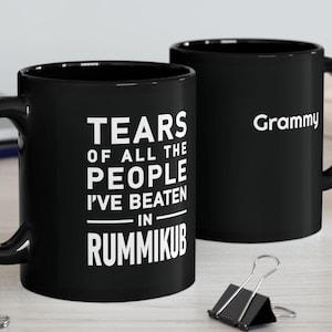 Rummikub Trophäenbecher, lustiges kundenspezifisches Rummikub Geschenk, personalisiertes Rummikub 11 Unze. Meisterpokal, die Tränen aller Leute die ich beim Rummikub geschlagen habe