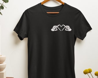 Skeleton Gen Z Hand Heart shirt, Halloween Skeleton t shirt Skeleton Hand t-shirt Best Friend Halloween Gift Halloween tshirt Skeleton Shirt