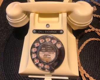 Ivory Bakelite 312L Phone 1957 in original condition