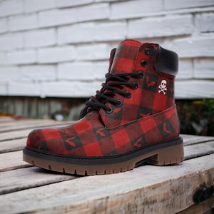 Rote Fledermaus kariert / Goth, Goblincore, Woodland, Witchcore, Faecore, Boho, Boho, Cottagecore, Vegan, Lässige Leder Schnürstiefel