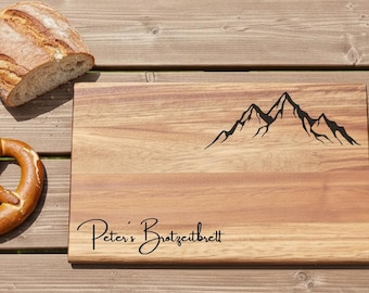 Breakfast board engraved snack board made of acacia wood personalized gift idea for birthday Father's Day camping mountains deer pretzel