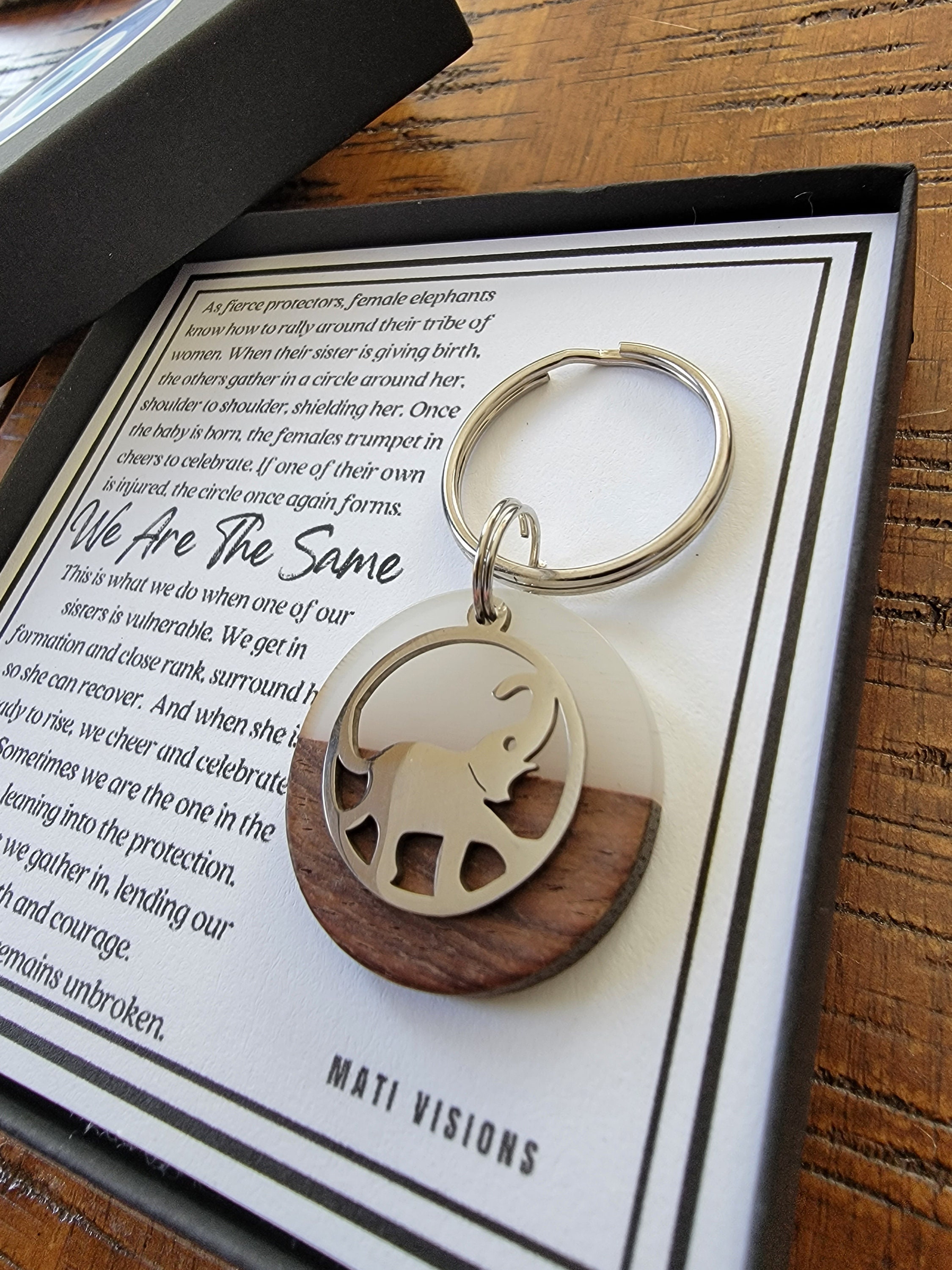 Inspirierender Schlüsselanhänger Für Frauen - Blumen & Elefanten Motiv