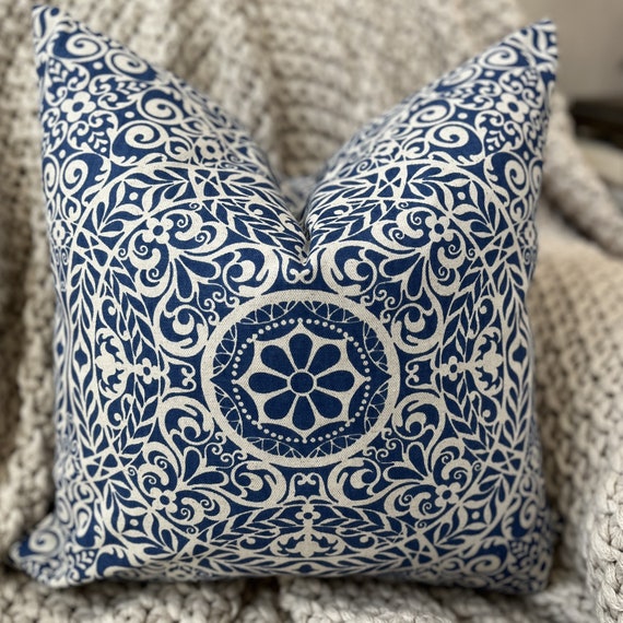 Blue medallion pillow cheap