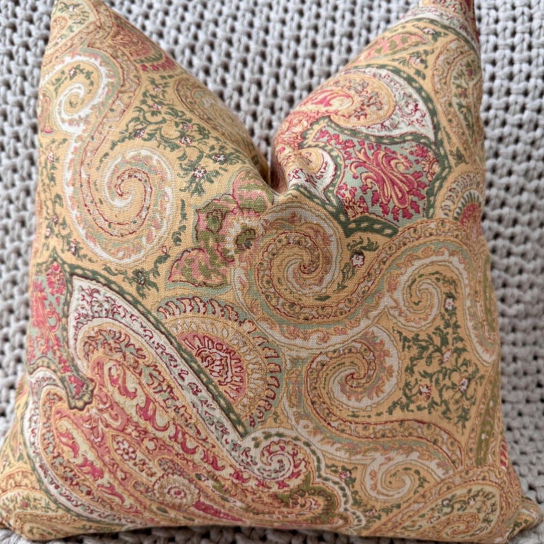 PEGASO BLANKET WITH PAISLEY TRIM PINK