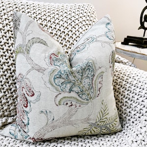 Trailing Floral Pillow Cover on Natural