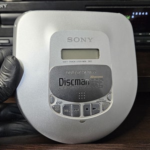 SONY Discman D-475 ポータブルCDプレーヤー SONY Discman D-475