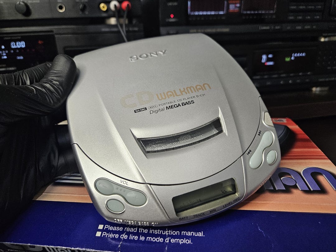 Sony Discman in Box, Sony CD Walkman D C21 Vintage CD Compact