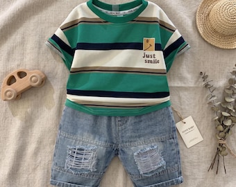 Jungen gestreiftes T-Shirt zerrissene Denim Shorts Set - Sommer lässiges Outfit