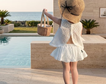 Conjunto de verano de encaje para bebé niña: top sin mangas y shorts.