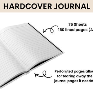 K&ouml;nnte beinhalten: Offenes Hardcover-Journal mit linierten Seiten. Das Journal hat 75 Blatt, also 150 linierte Seiten im A5-Format. Die Seiten sind perforiert, um sie leicht herauszutrennen. Der Text "HARDCOVER JOURNAL" steht oben.