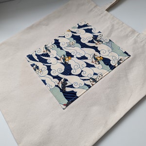 Surf Kawaii Cats | Toile de coton naturel | Tote bag | Poche extérieure