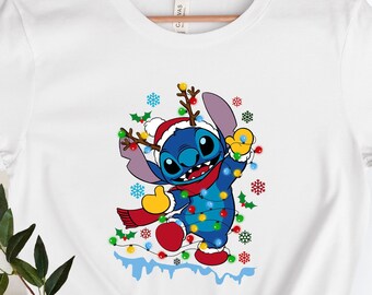 Camiseta navideña de Stitch, camiseta navideña festiva de Stitch, camiseta navideña de Stitch Disney.
