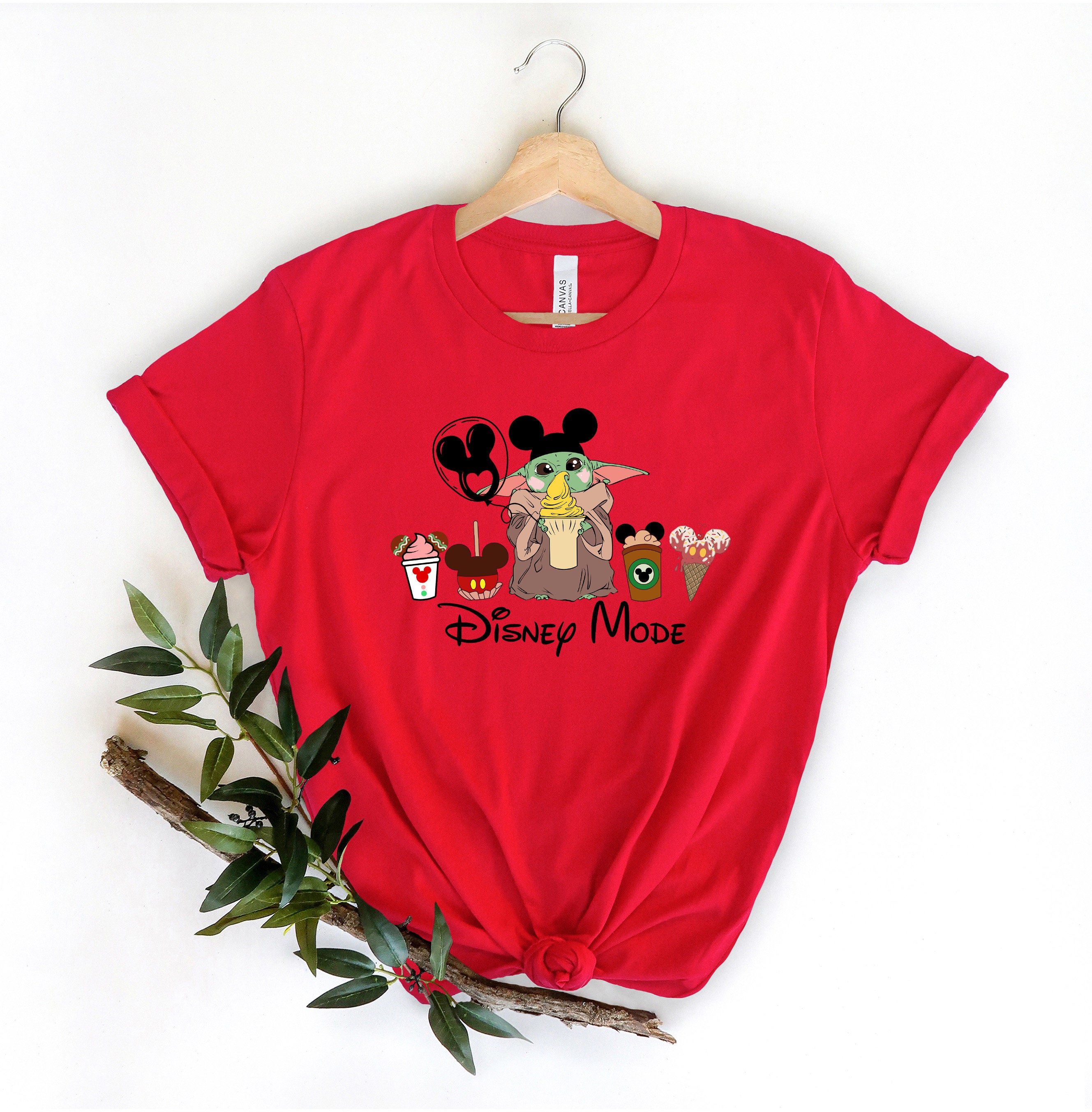 USディズニーパーク限定STAR WARS Yoda Tシャツ USディズニーパーク限定STAR WARS Yoda Tシャツ