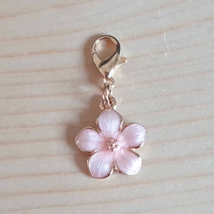 5-Petal Floral -  PINK / Planner Charm / Journal Charm / Zipper Pull /Bookmark Charm / Planner accessories