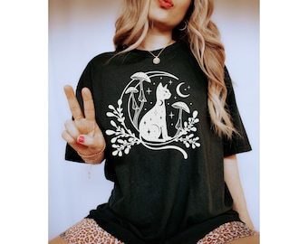 Floral Cat Moon Shirt, Witchy Cat Shirt, Mystical Cat T-shirt, Moon Phase Shirt, Magic Moon Tee, Cat Shirt, Goth T-shirt, Astrology Shirt