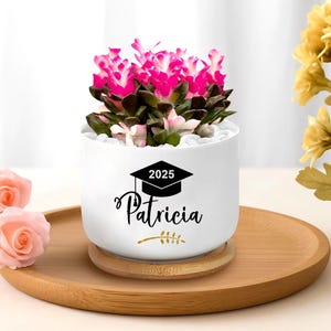 Cadeau de remise des diplômes personnalisé, Cache-pot avec nom personnalisé, Promotion de 2025 pour elle, Cadeaux pour une maîtrise, Cache-pot pour diplômés