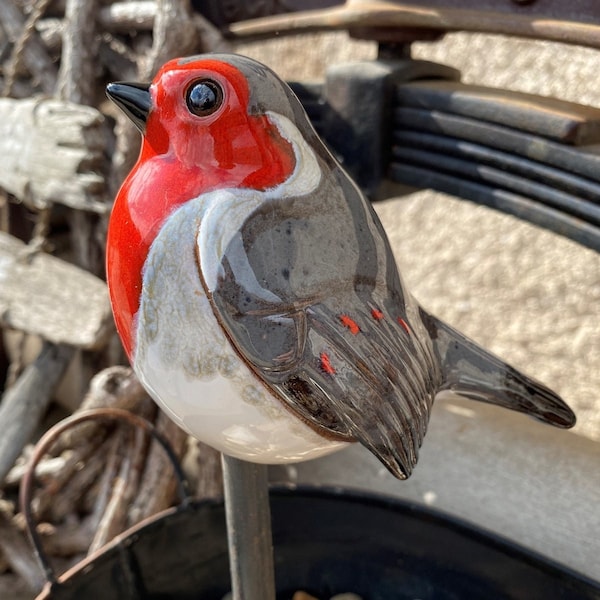 Keramik Vogel Rotkehlchen grau/rot/weiß Frostfest