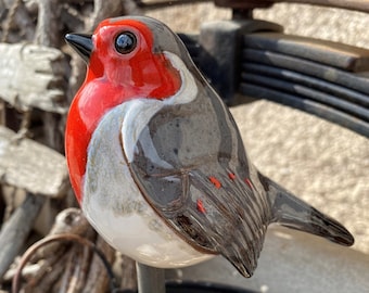 Keramik Vogel Rotkehlchen grau/rot/weiß Frostfest