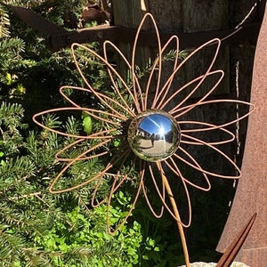 Stainless rust flower pointed shape with stainless steel ball on rod garden plug rust