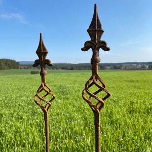 Edelrost Krone Mit Lilienspitze – 54x50 Cm, Metall, Gartendekoration Für Draußen