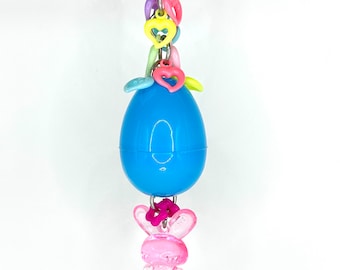 Ovo de Páscoa Pequeno Pássaro e Papagaio de Brinquedo