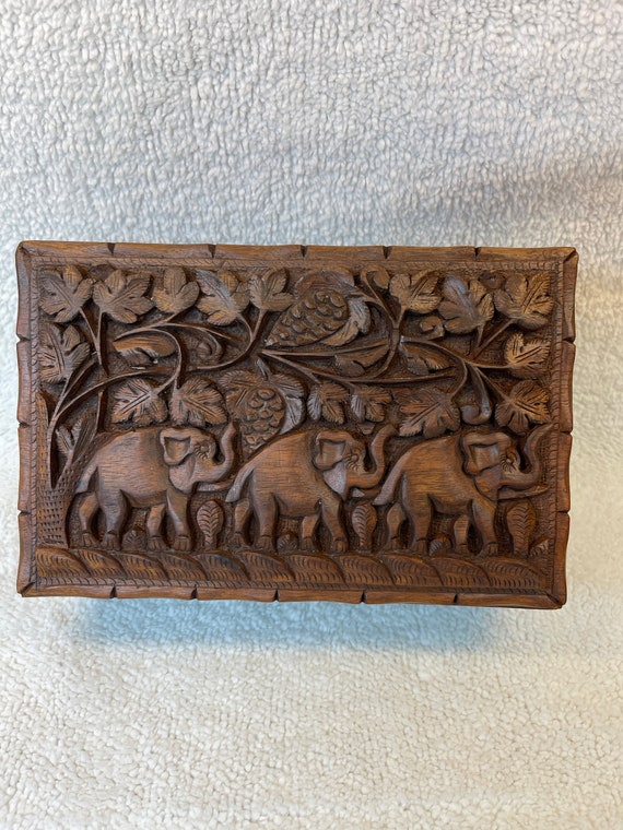 Large Antique Locking Wood Hinged Box With Three shel… Gem