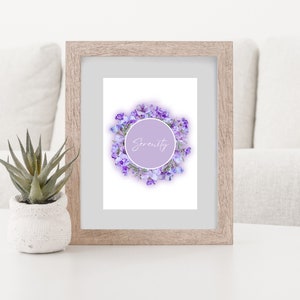 Serenity Larkspur Arte de pared digital, cartel descargable de flor de nacimiento, cita inspiradora de acuarela, regalo motivacional imprimible