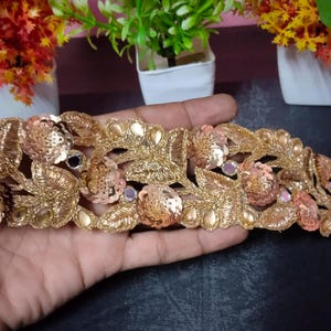 Bordure en dentelle découpée dorée de 3 yards, bordure sari glamour, dentelle indienne sari et dupatta, bordure décorative à coudre bricolage
