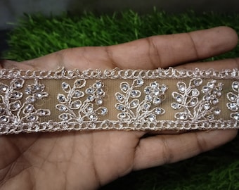 Dentelle brodée indienne Zari, cristaux perlés or rose crème et festons miroir, bordure en tissu filet orné de dentelle Sari Lehenga