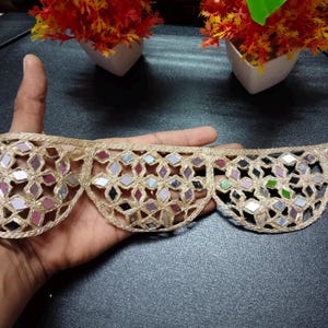 Bellissimo specchio con taglio smerlato dorato, bordatura in pizzo indiano, bordatura per cintura, girocolli, cucito fai da te, decorazione