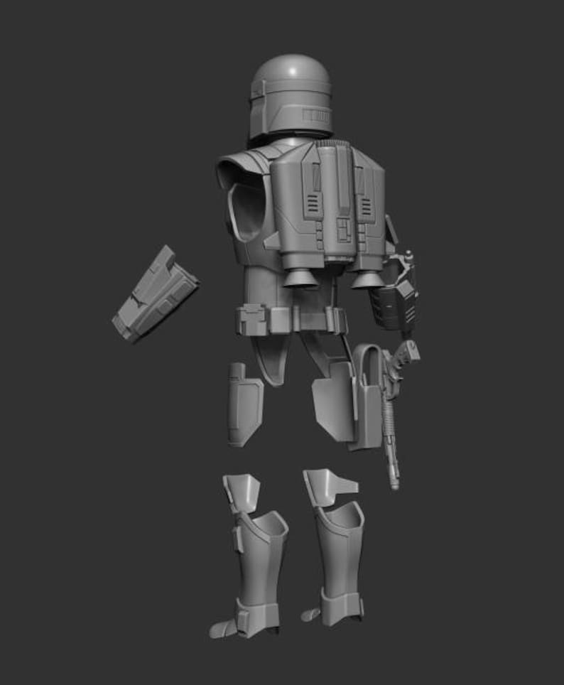 K&ouml;nnte beinhalten: Ein graues, zerlegtes Mandalorianer-R&uuml;stungsset, einschlie&szlig;lich Helm, Brustpanzer mit Jetpack, Armschutz, Beinpanzerung und Blasterpistole. Die R&uuml;stung ist mit mechanischen Elementen detailliert und vor grauem Hintergrund dargestellt.