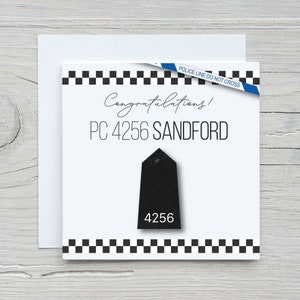 Tarjeta de felicitación personalizada de PC/DC de la policía británica con rango y número de collar. ¡La tarjeta perfecta para desmayarse o jubilación!