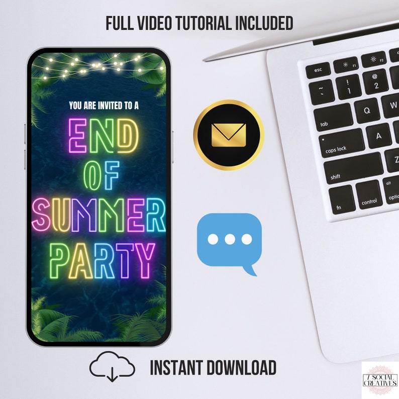 Op de afbeelding: Een smartphone mockup met een neon-ontwerp dat zegt "Je bent uitgenodigd voor een einde zomer feest". De achtergrond is een tropische sc&egrave;ne met palmbomen en een zwembad. De telefoon staat op een wit oppervlak met een laptop, een blauwe spraakballon en een gouden envelop-icoon.