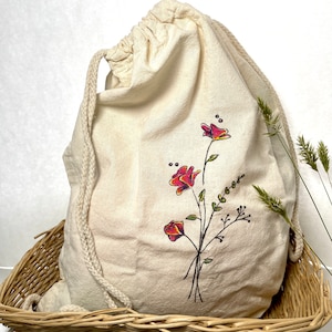 Jutebeutel, Rucksack, Stoffbeutel mit Blumenmotiv, frei handgemalt, personalisierbar