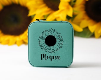 Personalized Jewelry Box, Bridesmaid Gift, Mothers Day Gifts, Leather Jewelry Travel Case, Personalized Jewelry Box Travel, Birthday Gift