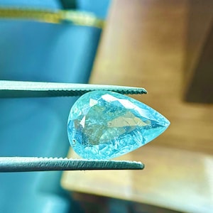 Natürlicher echter Paraiba Turmalin / 3.16 Karat / 12x8.5mm / Tropfenform / Edelstein / Paraiba Turmalin / Neon Blau Paraiba