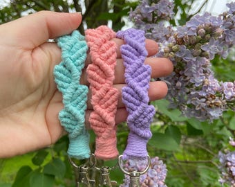 Handmade Macrame Keychain: Boho Cotton Loop Key Fob