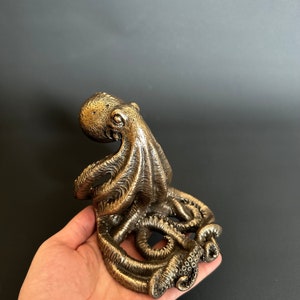 Octopus Phone Holder for Desk: Veronese Design Resin Figurine