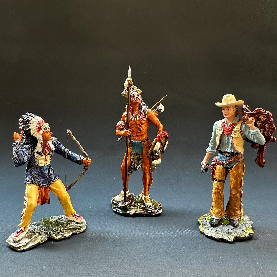 Indians and the Cowboy Pewter Soldiers Collection Miniature Staute