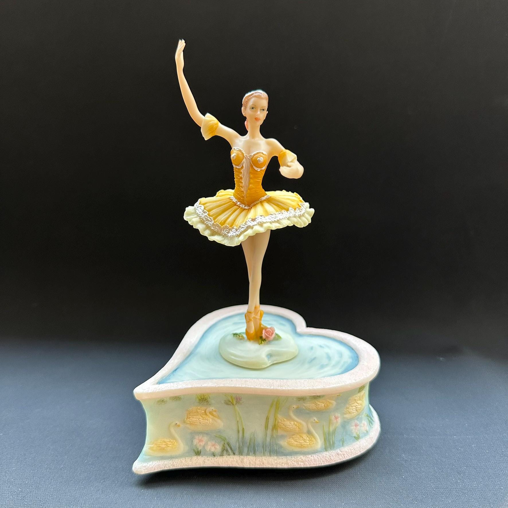 バレリーナ 白鳥 陶器人形 バレリーナ 白鳥 陶器人形