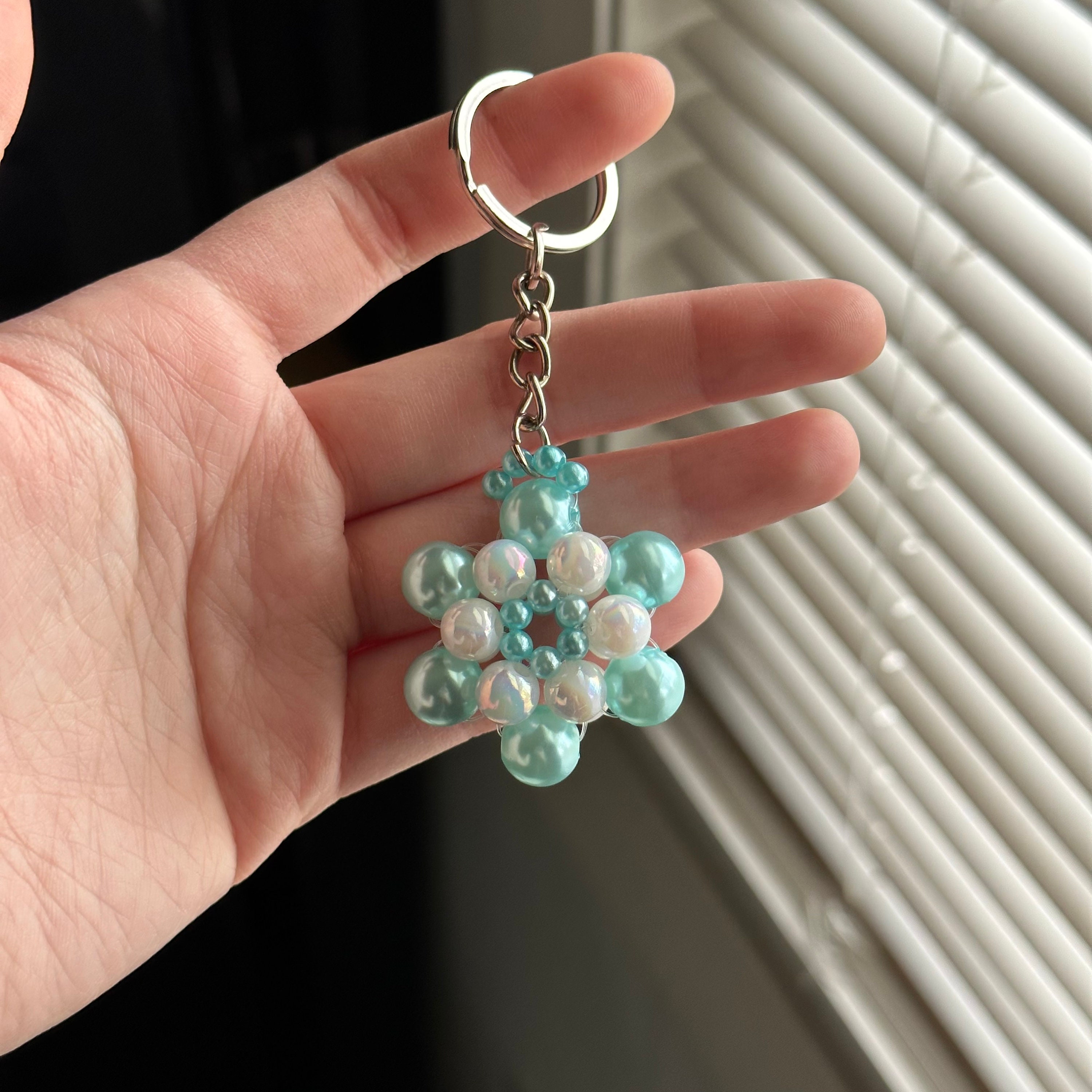 MyfavoriteK Cute Flower Silicone Beaded Keychain for Women Girls Key Ring Holder for Car Keys Purse Backpack Charm Ornament