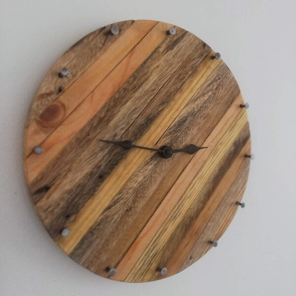 Horloge ronde en bois