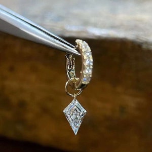 18K Gold Kite Diamond Earring Charm: Au750 Floating Design