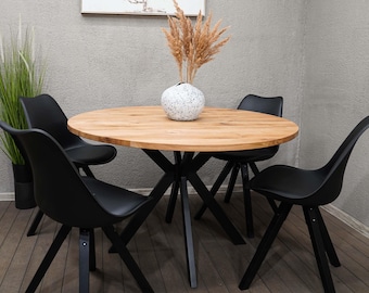 Handcrafted Oak Round Table: Metal Spider-Leg Base